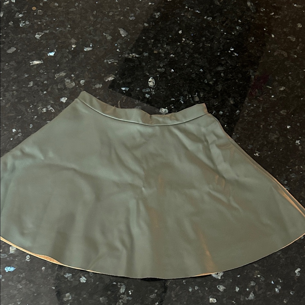 Girls Green flared Leather Skirt, H&M girls size 10, adjustable waist band